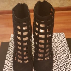 Nicole Miller Simone Heels Size 7 M